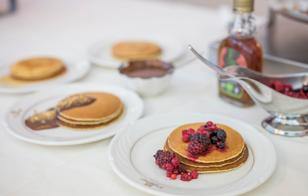 Pancake fatti artigianalmente per la colazione.