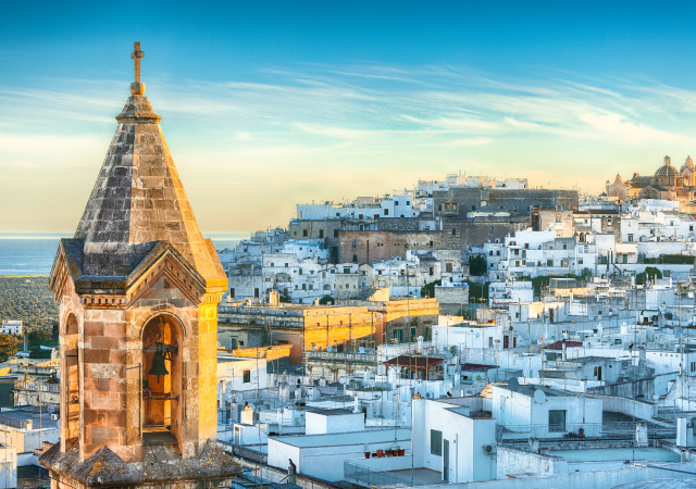Vista del centro storico di Ostuni, la città bianca